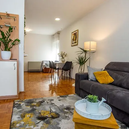 Jjj Apartman *